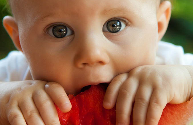 Introducing Solid Foods to Baby 4 Helpful Tips to Remember (1)